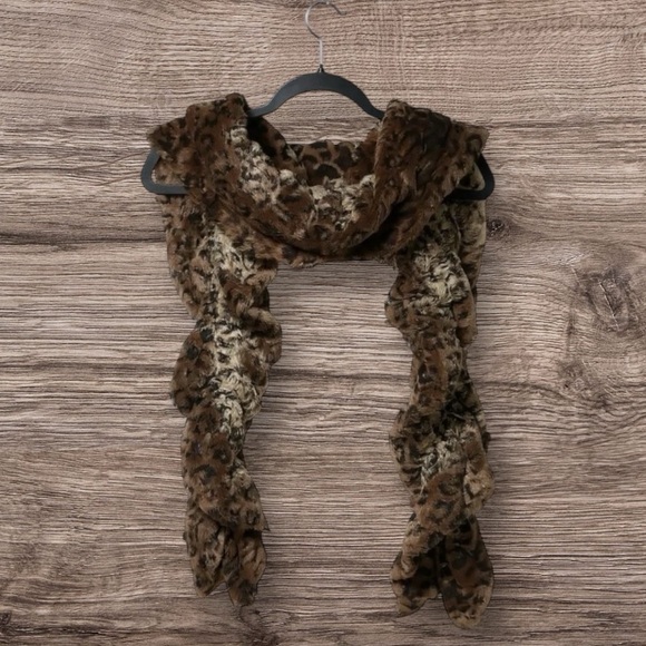Cejon Accessories - Cejon faux fur leopard print scarf